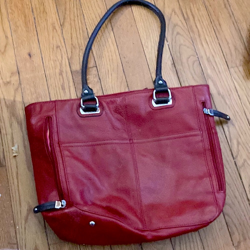 Red leather Tignanello purse with contrasting trim. Vgc